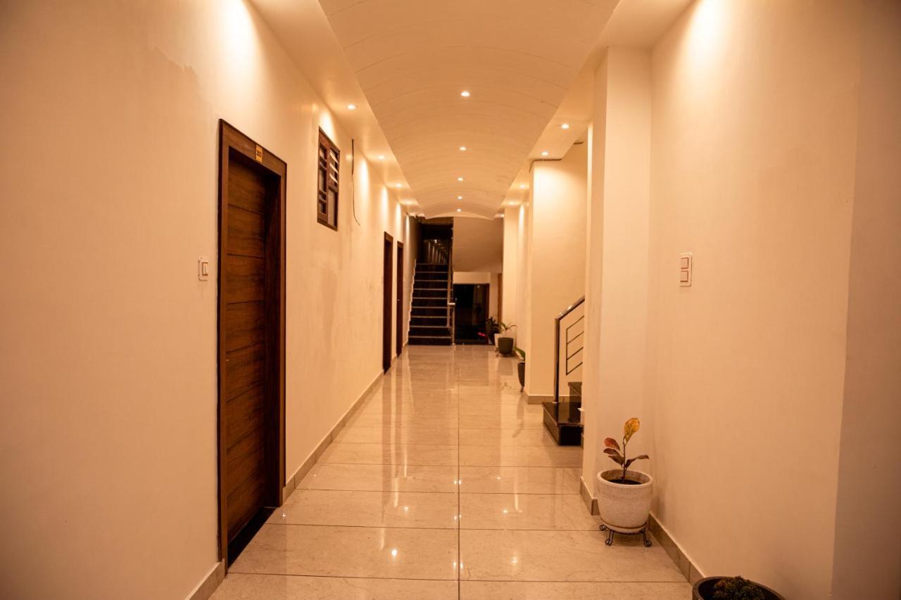 Hotel The Florence ชามบา ภายนอก รูปภาพ