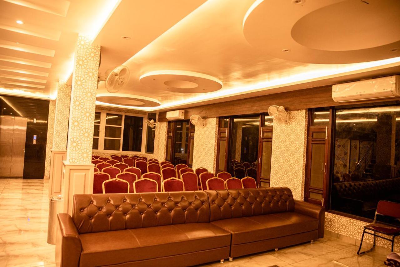 Hotel The Florence ชามบา ภายนอก รูปภาพ