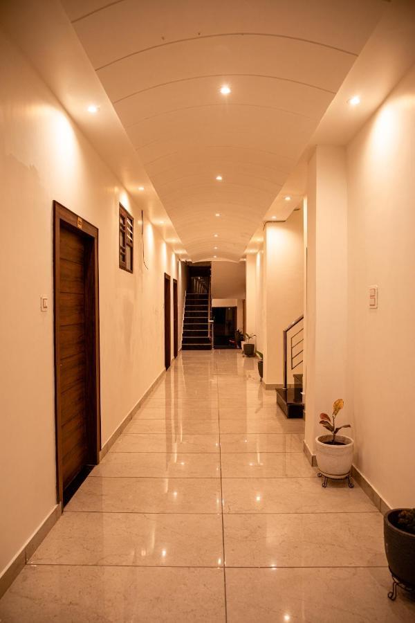 Hotel The Florence ชามบา ภายนอก รูปภาพ